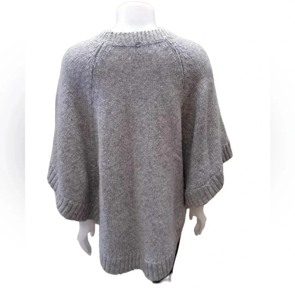 Michael Kors Wool Blend Grey Shimmery Poncho  Size Large - Picture 4 of 12